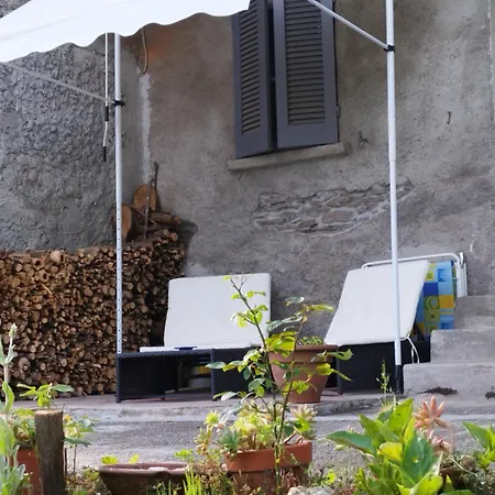 A Casa アパート Montegrino Valtravaglia